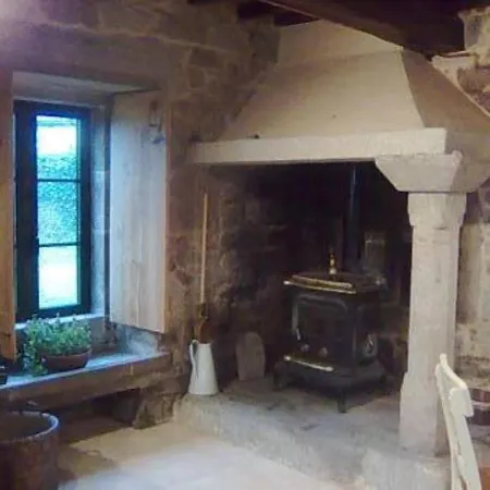 House - 5 Bedrooms - 07486 *